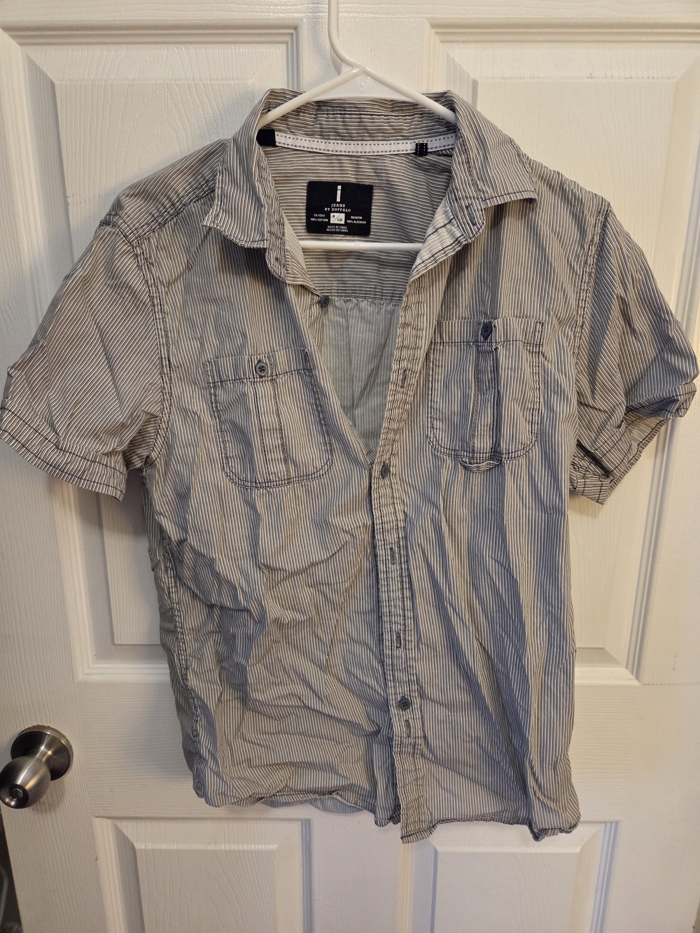 i jeans by Buffalo Men's Short-Sleeve Striped Button-Down Shirt - Gray/White